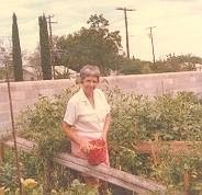 mother_in_garden.jpg (9112 bytes)